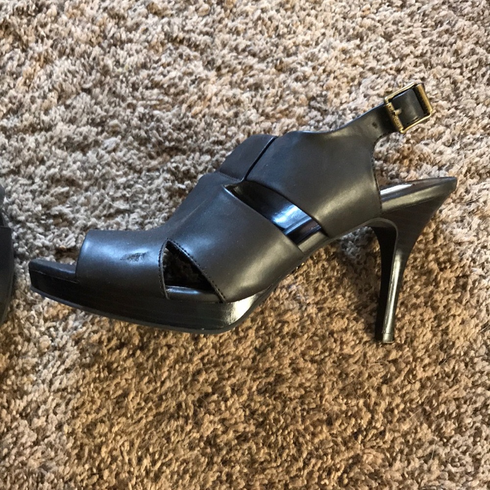 Simply Vera open toe heels